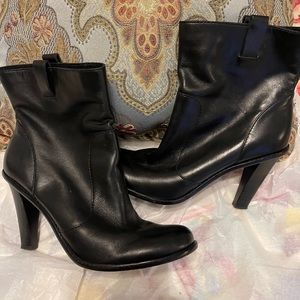 COLE HAAN BLACK BOOTIES sz 7.5